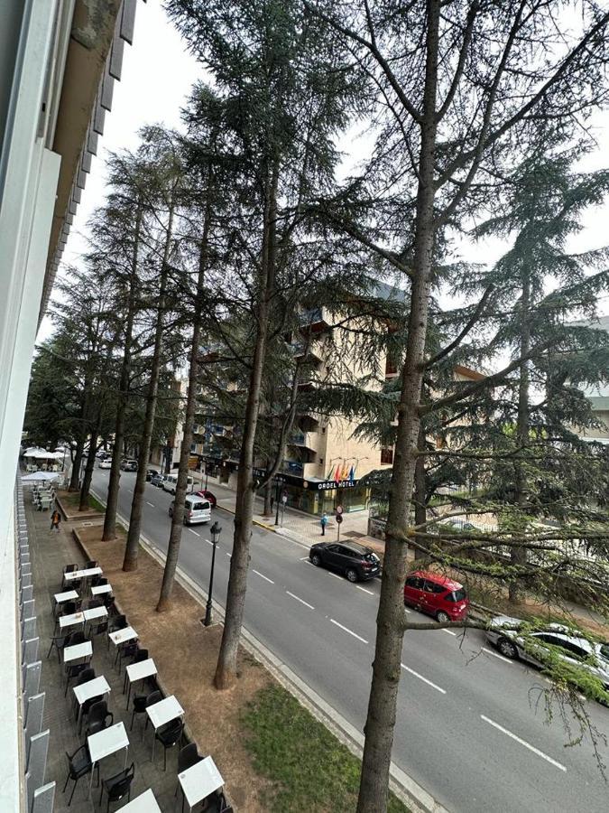 Apartamento De Lucerito Apartman Jaca Kültér fotó